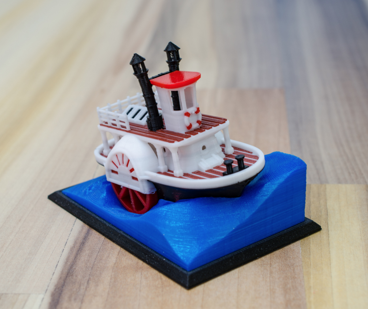 👴 Old paddle-wheel steam boat with display stand (visual benchy